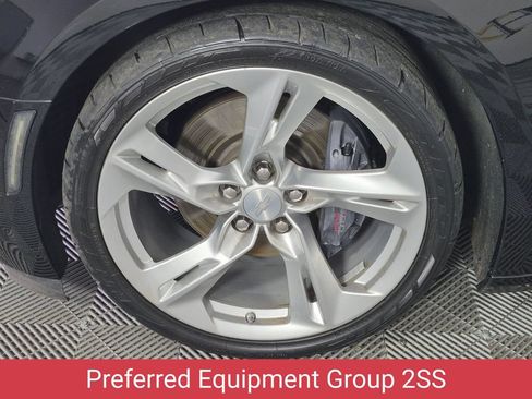 Certified 2021 Chevrolet Camaro SS RWD image 8