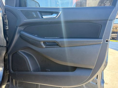 Used 2016 Ford Edge SE image 42