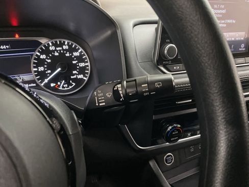 Used 2023 Nissan Rogue SV image 22