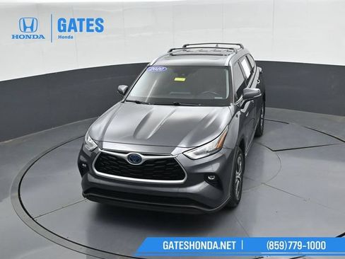 Used 2020 Toyota Highlander XLE AWD/4WD image 51