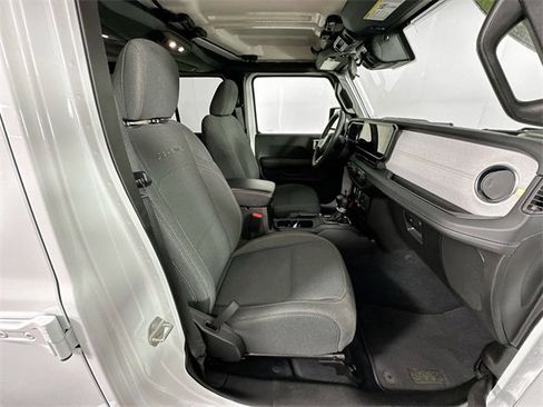 Used 2024 Jeep Wrangler Unlimited Sahara image 28