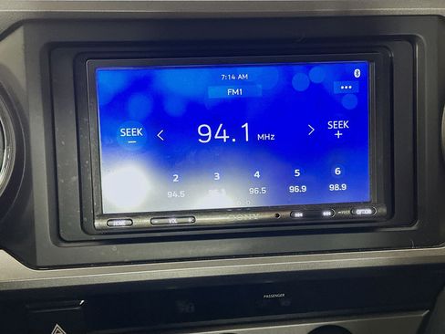 Used 2017 Toyota Tacoma SR5 w/ Tow Package image 19