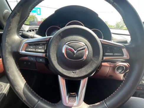 Used 2019 MAZDA MX-5 Miata RF Grand Touring RWD image 5