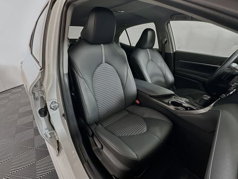 Used 2024 Toyota Camry SE image 27