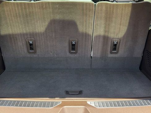 Used 2023 GMC Yukon Denali AWD/4WD image 15