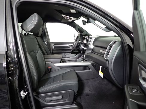 New 2026 RAM 1500 4x4 Crew Cab image 41