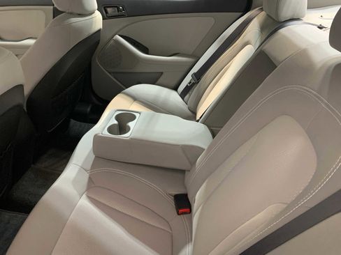 Used 2011 Kia Optima LX image 5