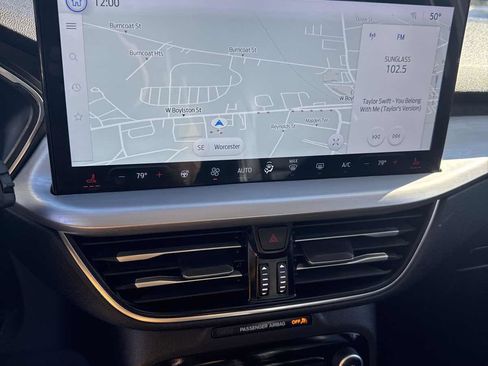 Used 2024 Ford Escape Platinum image 18