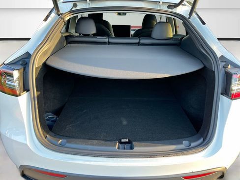 Used 2025 Tesla Model Y Long Range image 28