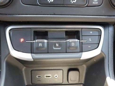 Used 2024 GMC Terrain SLE AWD/4WD image 28