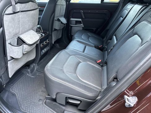 Used 2023 Land Rover Defender 130 X-Dynamic SE image 14