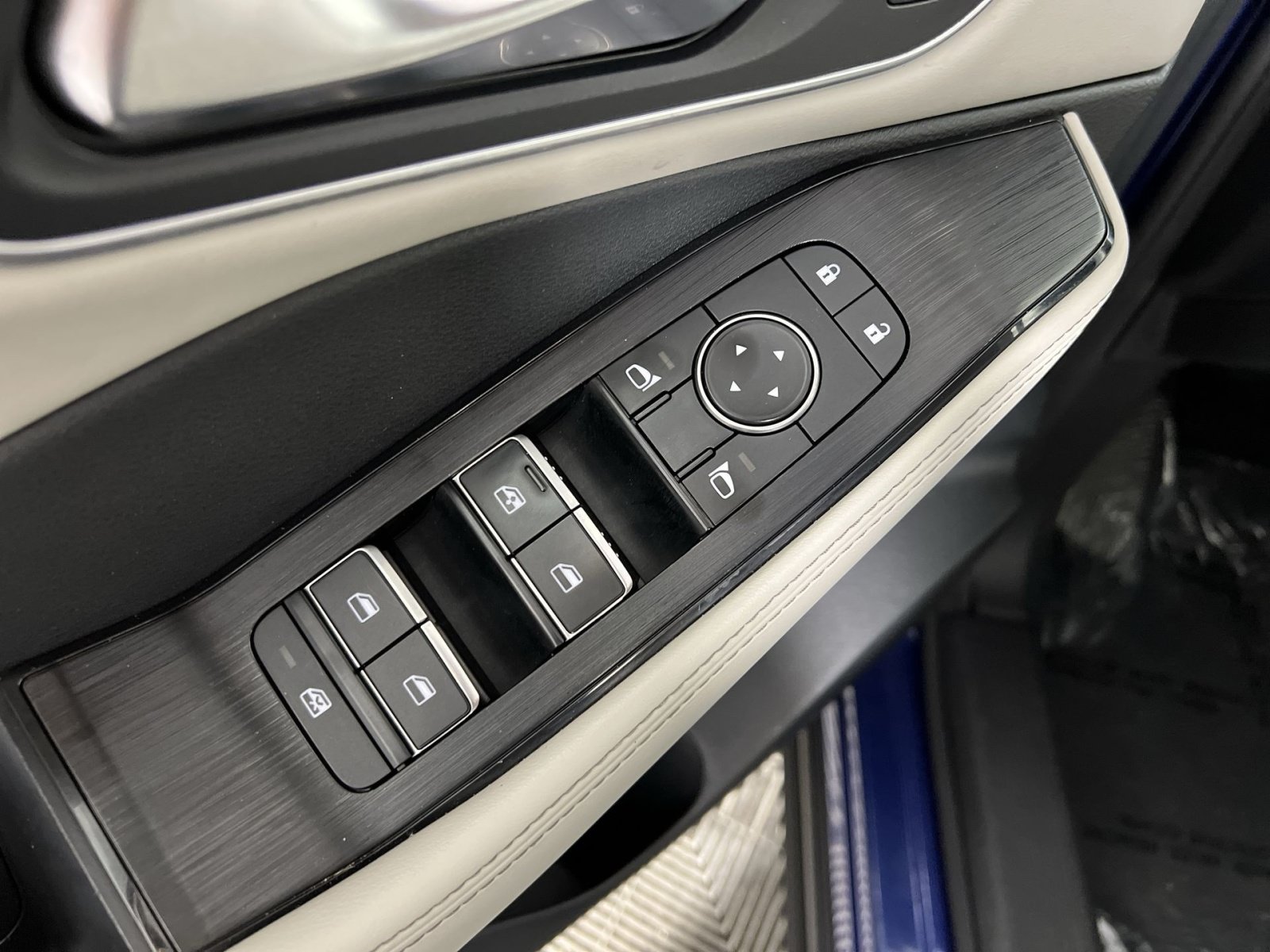 Used 2021 Nissan Rogue SL AWD/4WD image 13