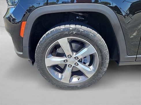 Used 2021 Jeep Grand Cherokee L Limited AWD/4WD image 26