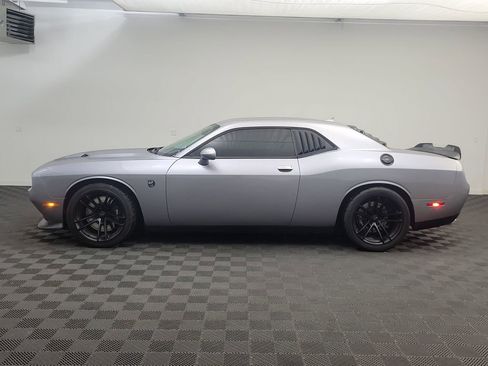 Used 2016 Dodge Challenger R/T Scat Pack w/ Leather Interior Group image 2