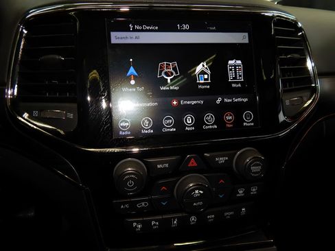 Used 2019 Jeep Grand Cherokee Limited X image 26