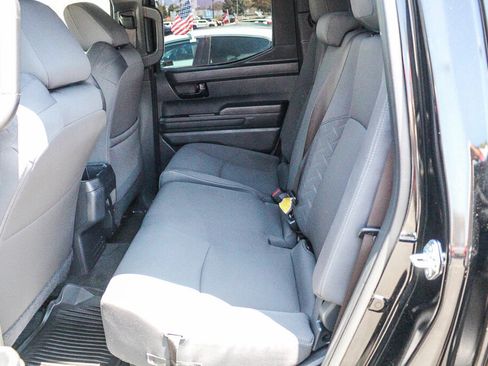 Used 2025 Toyota Tacoma SR5 AWD/4WD image 9