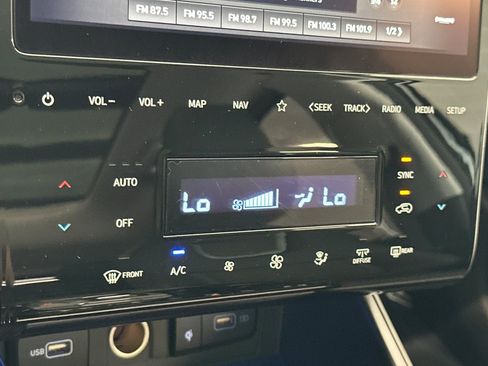 Used 2022 Hyundai Tucson Limited AWD/4WD image 25