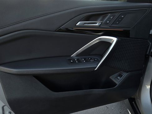 Used 2025 BMW X1 xDrive28i image 9