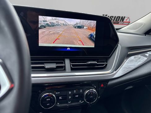 Used 2025 Chevrolet Trax ACTIV w/ Driver Confidence Package image 27