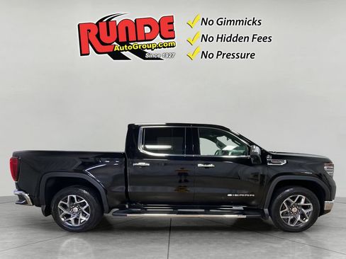 Used 2022 GMC Sierra 1500 SLT w/ SLT Premium Plus Package AWD/4WD image 7