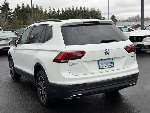 Used 2021 Volkswagen Tiguan SE w/ Panoramic Sunroof Package image 6