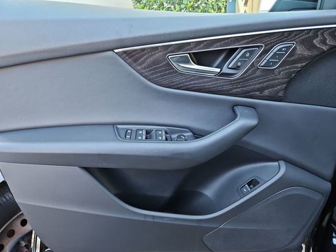 Used 2022 Audi Q8 Premium w/ Convenience Package image 25