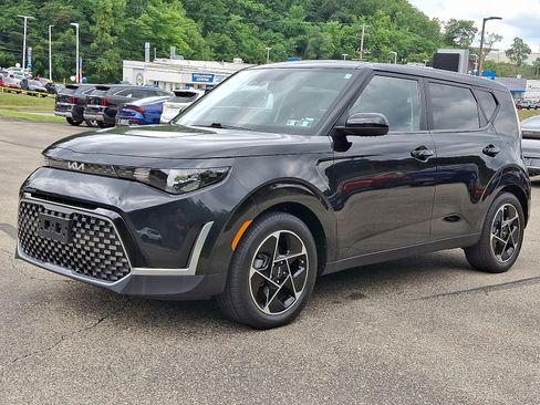 Used 2023 Kia Soul EX FWD image 3