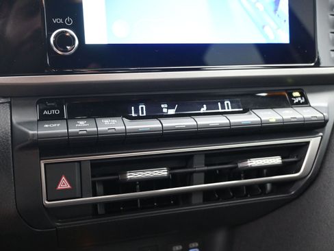 Certified 2025 Toyota Camry LE image 14