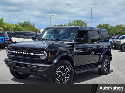 New 2026 Ford Bronco Outer Banks AWD/4WD image 1