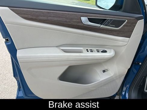 Certified 2025 Volkswagen Atlas SEL Premium R-Line image 17