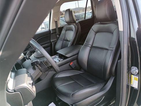 Used 2024 Lincoln Aviator Premiere w/ Premium Package image 17