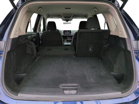 Used 2025 Nissan Rogue SV FWD image 28