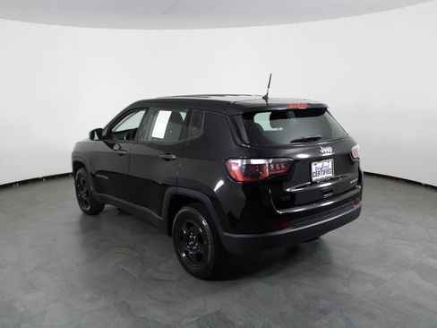 Used 2018 Jeep Compass Sport FWD image 3