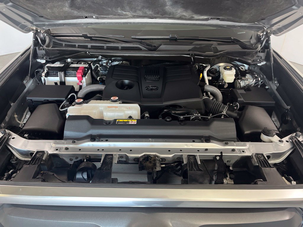 Used 2023 Toyota Tundra Limited AWD/4WD image 9