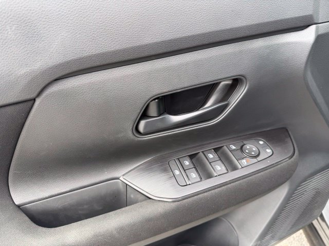 Used 2026 Nissan Kicks S FWD image 11