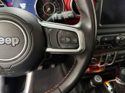 Used 2018 Jeep Wrangler Unlimited Rubicon AWD/4WD image 16