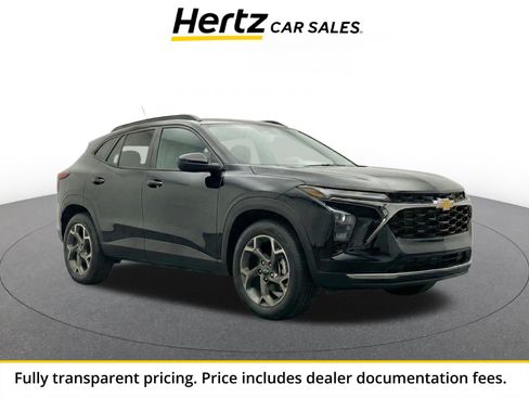 Used 2025 Chevrolet Trax LT FWD image 1
