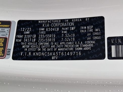 New 2026 Kia Carnival EX FWD image 13