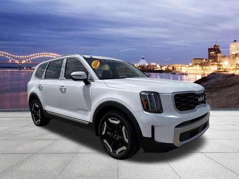 Used 2024 Kia Telluride S w/ S Sunroof Package image 4