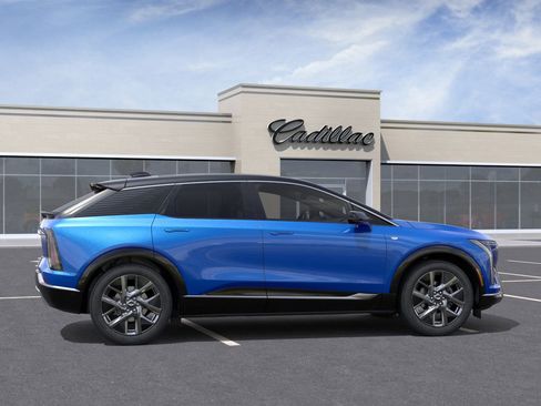 New 2026 Cadillac Optiq Luxury 1 image 5