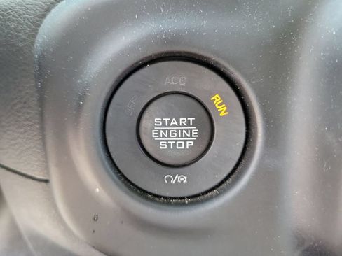 Used 2021 Jeep Wrangler Unlimited Sahara AWD/4WD image 16