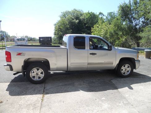 Used 2010 Chevrolet Silverado 1500 LT w/ Power Pack Plus AWD/4WD image 2
