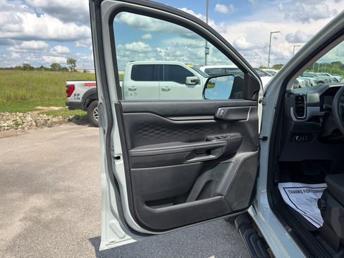 Used 2024 Ford Ranger XL w/ Trailer Tow Package RWD image 9
