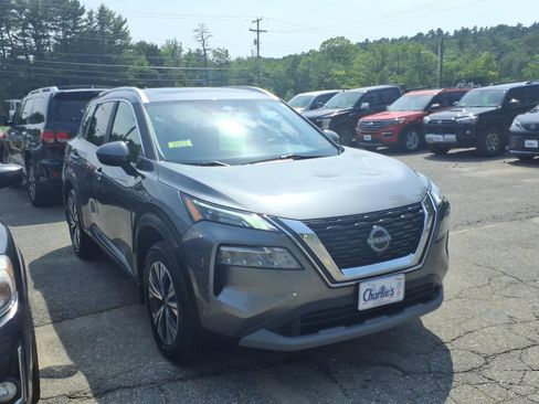 Used 2023 Nissan Rogue SV w/ SV Premium Package AWD/4WD image 3