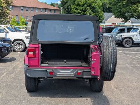 Certified 2024 Jeep Wrangler Unlimited Sahara w/ Technology Group AWD/4WD image 29