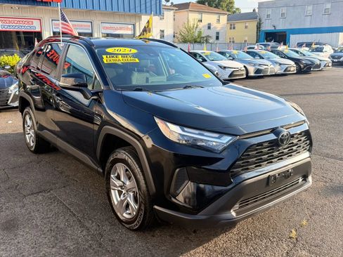 Used 2024 Toyota RAV4 XLE FWD image 2