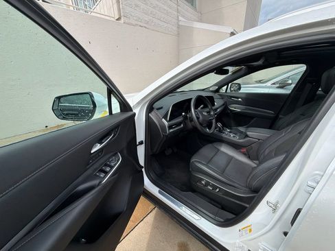 Used 2024 Cadillac XT4 Premium Luxury AWD/4WD image 9