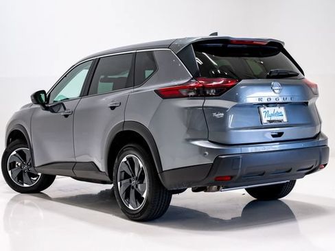 Used 2025 Nissan Rogue SV FWD image 33