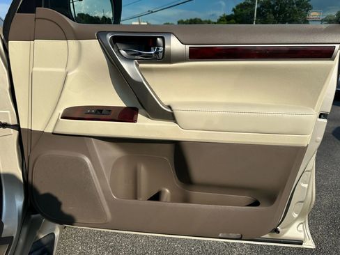 Used 2011 Lexus GX 460 image 26