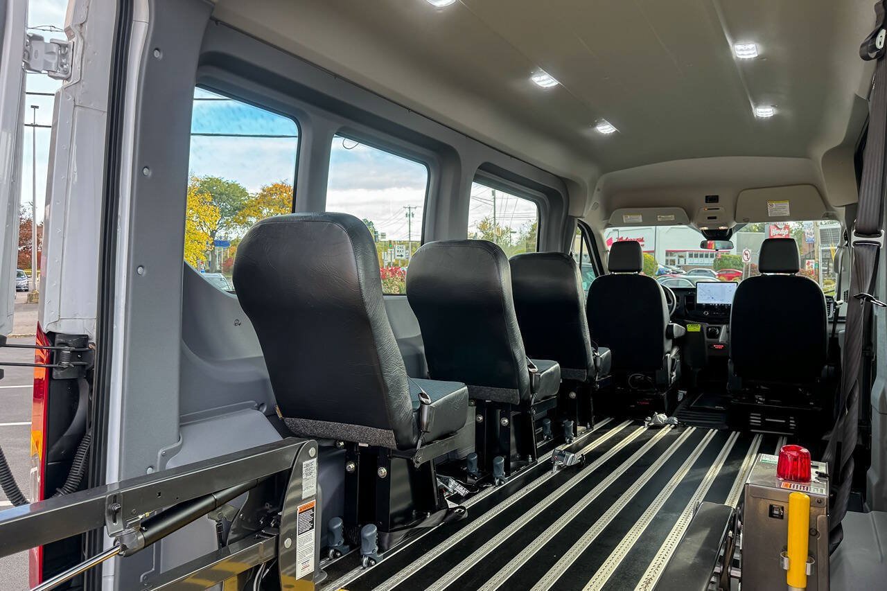 Used 2023 Ford E-Transit Medium Roof RWD image 11
